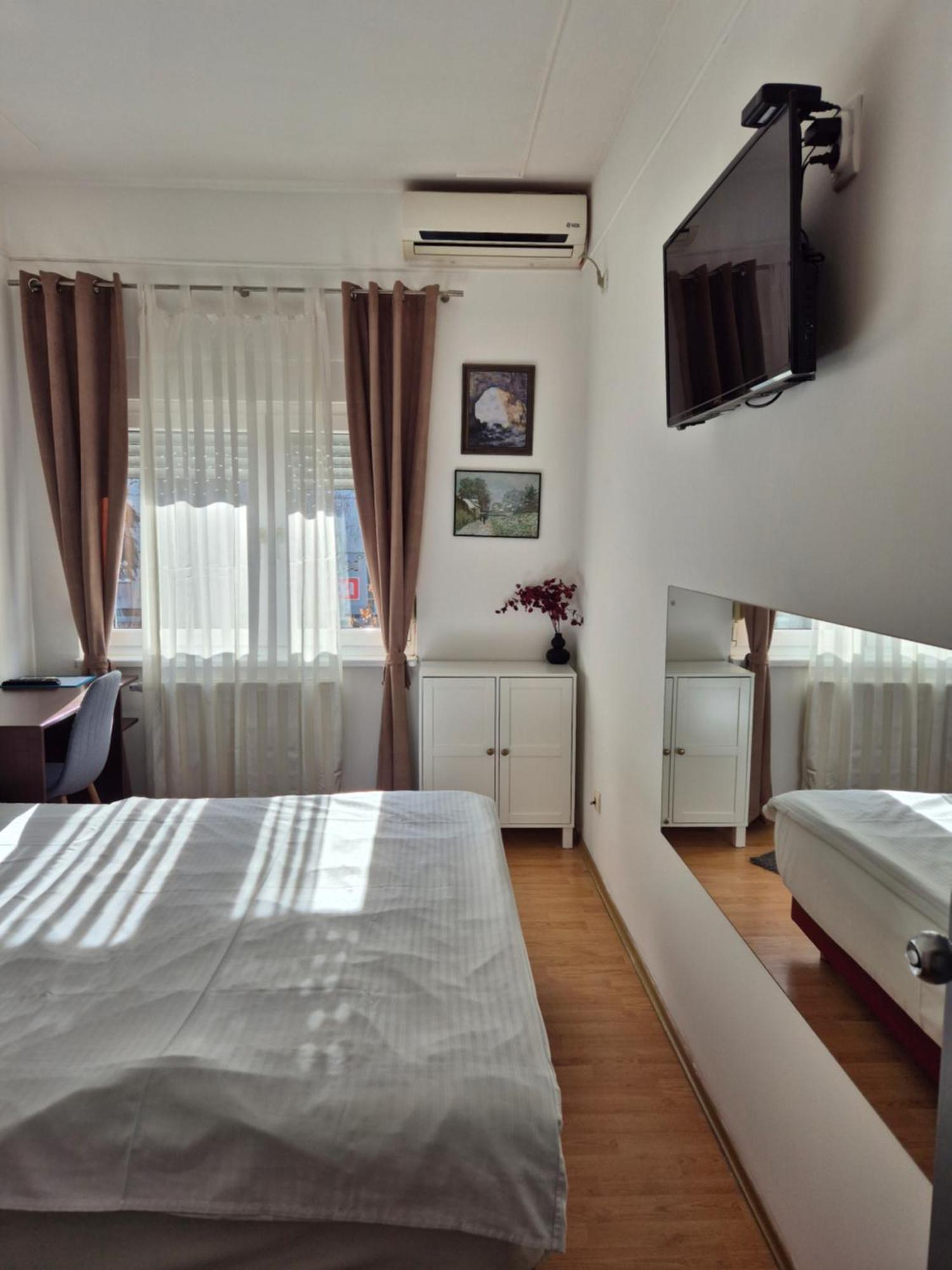 Rooms Villa Luigi Pančevo Extérieur photo
